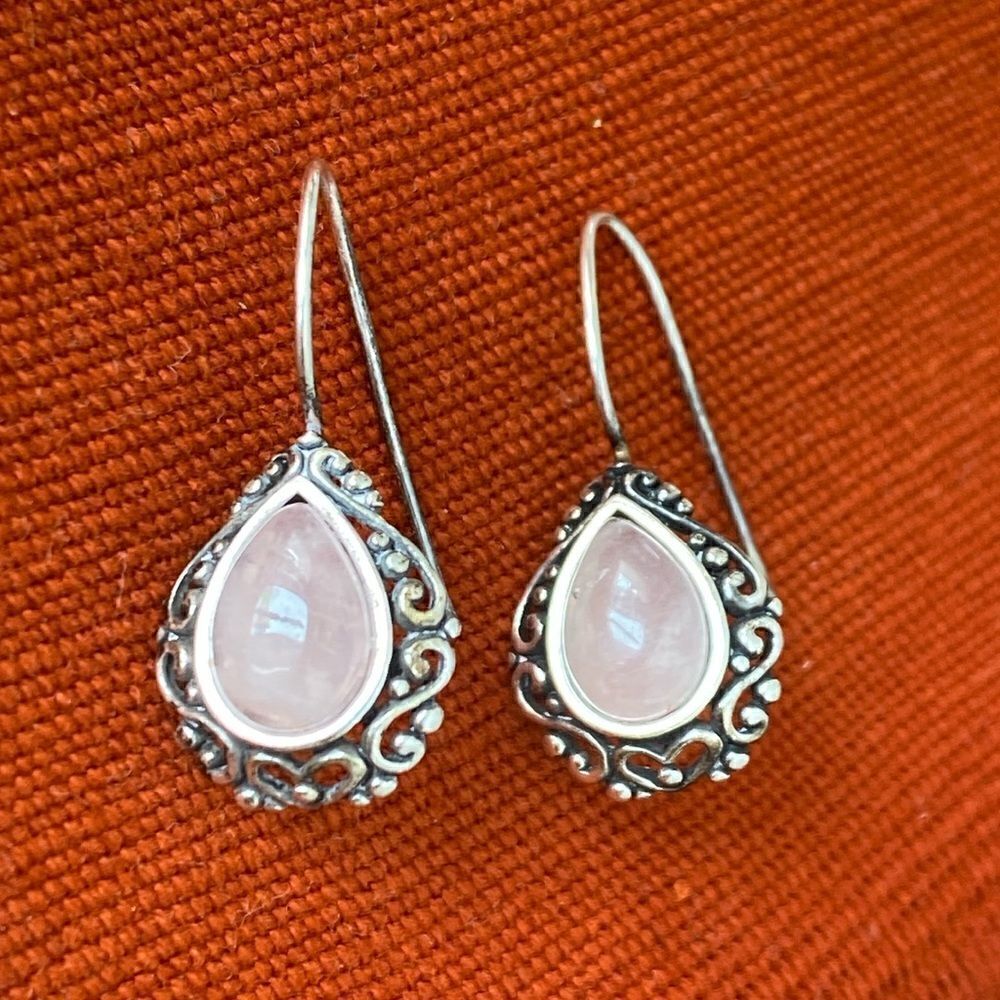 Jezlaine SS & lavender quart  earrings